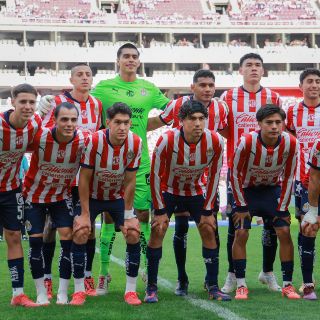 Chivas: ¿Cuáles son los jugadores base en el esquema de Óscar García?