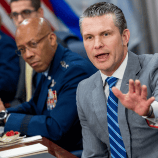 Gobierno de Donald Trump garantiza más municiones para combatir 'grupos radicales' en Israel