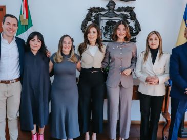 En el foro estuvo la presidenta municipal, Verónica Delgadillo, acompañada por la regidora Ana Isabel Robles Jiménez; Cynthia Cantero, en representación del gobernador Pablo Lemus; José Luis Álvarez, presidente del Poder Judicial; así como Mónica Magaña, presidenta del Poder Legislativo. CORTESÍA CORTESÍA