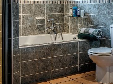 Este método ha demostrado ser una solución efectiva, económica y segura para eliminar la cal y las manchas persistentes. Pixabay.