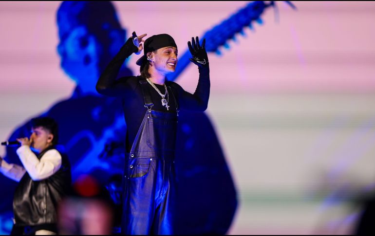 Esta no es la primera vez que Peso Pluma se ve envuelto en una investigación por supuestos nexos criminales. EL INFORMADOR/ ARCHIVO.