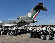 Con el rostro cubierto y armados, miembros de la Guardia Nacional recorrieron la zona fronteriza en las afueras de Ciudad Juárez. EFE