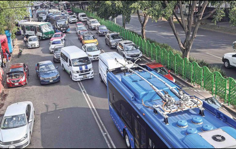 Con el propósito de mitigar la contaminación en la región, se implementarán modificaciones en los programas de contingencia ambiental y Hoy No Circula. SUN/ARCHIVO