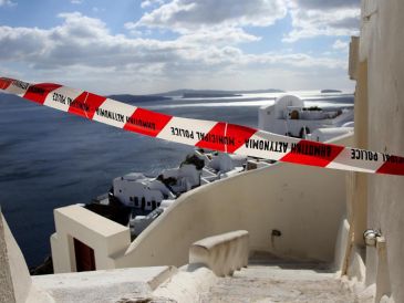 El portavoz del gobierno, Pavlos Marinakis, confirmó que varios servicios de emergencia ya estaban movilizados para apoyar a la isla. EFE / O. PANAGIOTOU