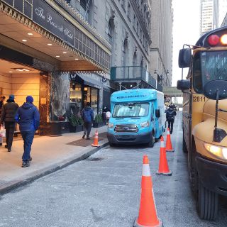 Se suspende a conductor escolar en EU por prohibir hablar español a los niños