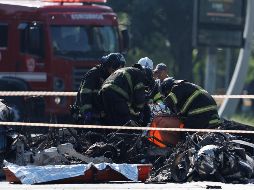 El Cuerpo de Bomberos de Sao Paulo trabaja en el accidente aéreo este viernes. EFE/I. FONTANA