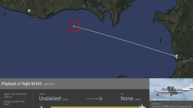 FlightRadar24 señala que la última comunicación del avión se registró a las 15:16 horas, aproximadamente 19 kilómetros mar adentro sobre el Norton Sound. FLIGHTRADAR24/ ESPECIAL