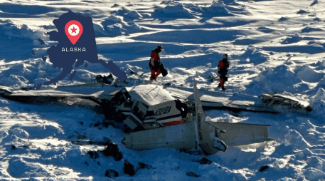 La aeronave reportada como desaparecida el pasado jueves sobrevolaba en Alaska con 10 personas a bordo, de las cuales 3 ya fueron confirmadas como fallecidas por las autoridades. EFE/USCG Alaska/ ESPECIAL