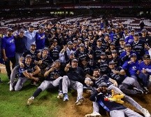 Algunos miembros de la novena jalisciense se dieron cita en el estadio Panamericano para atender a centenares de aficionados. X/ @charrosbeisbol.