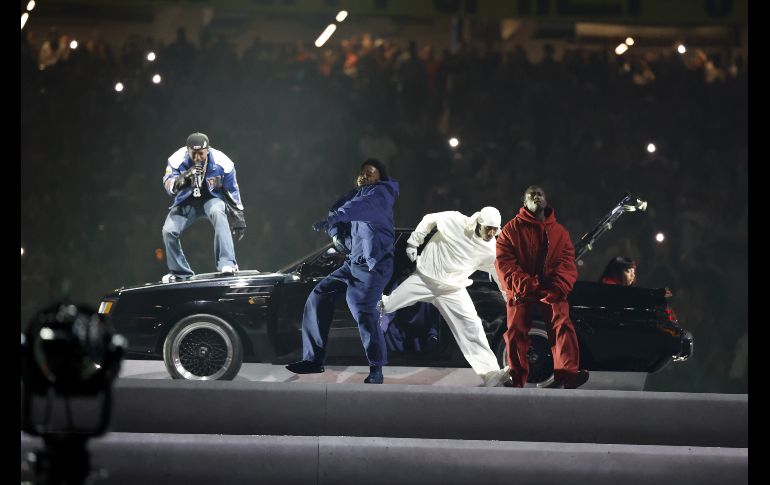 Durante su actuación, Lamar interpretó temas como 