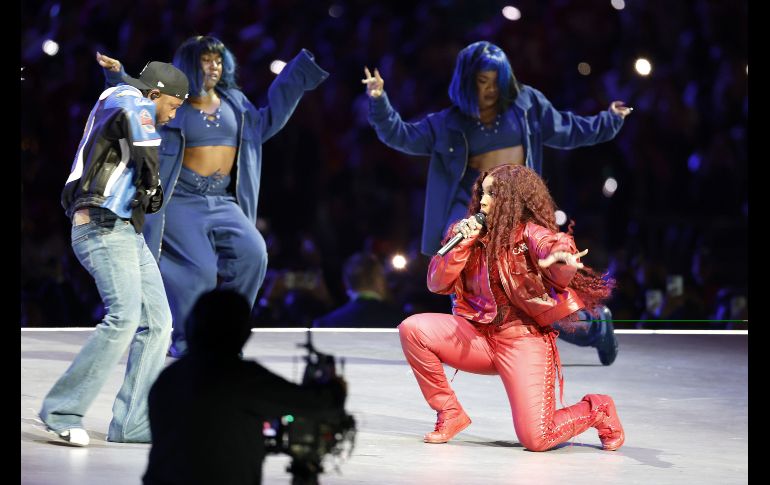 Durante su actuación, Lamar interpretó temas como 