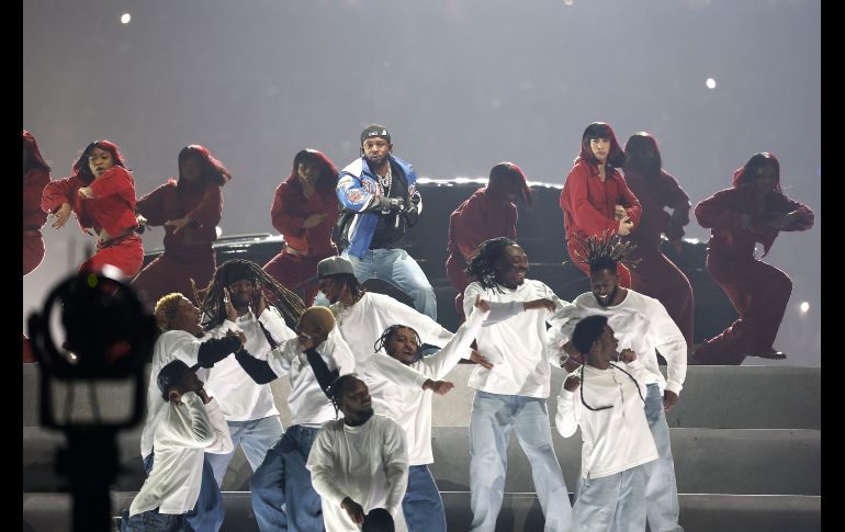 Durante su actuación, Lamar interpretó temas como 