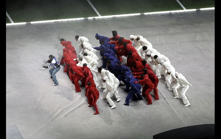 Durante su actuación, Lamar interpretó temas como 