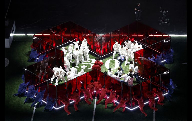 Durante su actuación, Lamar interpretó temas como 