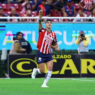 Alan Pulido vuelve a marcar gol con Chivas después de cinco años