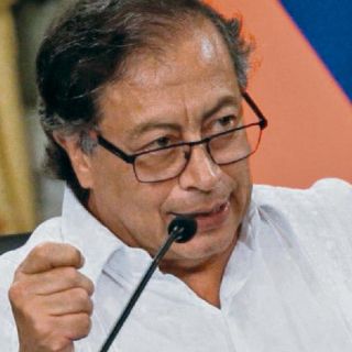 Gustavo Petro solicita la renuncia de sus ministros