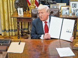 El presidente estadounidense faltó a su promesa de pausar la aplicación de impuestos por un mes; especialistas afirman que la medida también impactará a los habitantes de ese país. EFE