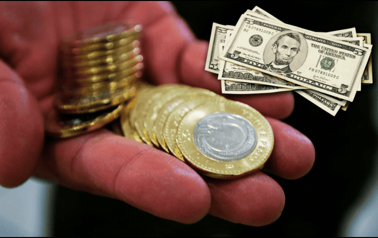 La moneda nacional, en los mercados internacionales, cotizaba alrededor de 20.64 pesos por dólar al inicio de la jornada de este martes. EL INFORMADOR / ARCHIVO