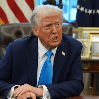 Trump veta a AP del Despacho Oval por no usar 'Golfo de América'