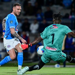 Cruz Azul golea al Real Hope