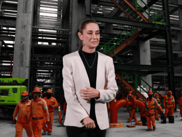 En el Salón Tesorería, la Presidenta Sheinbaum también mencionó que no se están planteando hidroeléctricas nuevas. SUN / ARCHIVO / EFE / M. Guzmán