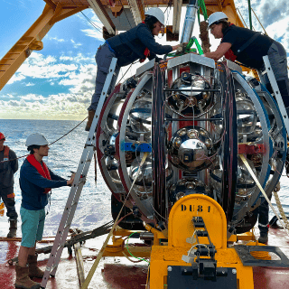 ¿Qué es el neutrino de muy alta energía detectado en el fondo del mar?