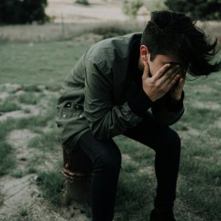 Psicólogo revela 3 pensamientos que pueden impedirte ser feliz