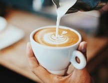 Uno de los principales factores detrás de estos resultados es el impacto del café en el reloj biológico. UNSPLASH/ F. Fakhrudin