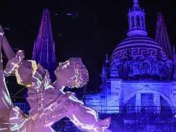 En el escenario la escultura de una bailarina sinfónica en un amplio faldeo se llenó de vida. EL INFORMADOR/A.NAVARRO