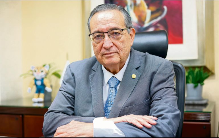 El rector Francisco Ramírez Yáñez hizo hincapié en la responsabilidad social con la que cuentan sus alumnos. EL INFORMADOR/H. Figueroa