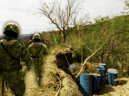 Los militares observaron contenedores, utensilios, tambos de plástico y de metal, costales, bidones y cilindro de gas entre otras cosas. EL INFORMADOR / ARCHIVO