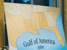 Trump había anunciado su intención de modificar el nombre del Golfo de México y firmó una orden ejecutiva para hacerlo oficial desde el inicio de su mandato. EFE/J. LO SCALZO