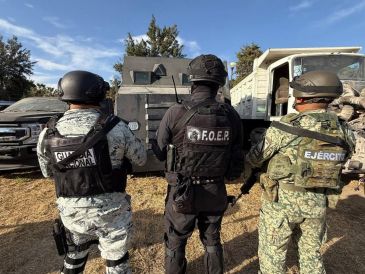 Este jueves las Fuerza de Operaciones Estratégicas de Protección Ciudadana (FOEP), conformadas por autoridades estatales y federales, decomisaron dos vehículos con blindaje artesanal al crimen organizado, de los denominados "coches monstruo". ESPECIAL