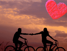 El amor sigue siendo el hilo que une a la humanidad en todas sus formas. UNSPLASH / E. Vila