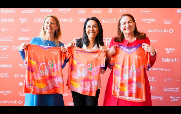 Laura Rapino: VP de Marketing Danone México, Silvia Dávila presidente DATAM y directora general de Danone México y Moni Pizani Orsini, representante de ONU Mujeres México