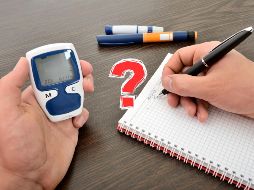 Es importante seguir ciertas indicaciones que se dan como evitar el consumo de alimentos previo a una prueba de orina o sangre, lo que implica acudir en ayunas. ESPECIAL / CANVA