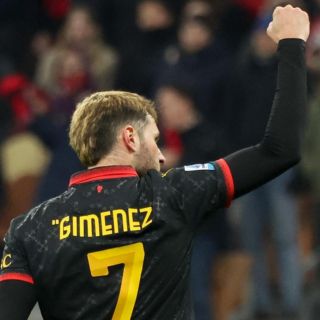 Santi Giménez, tras los pasos de Shevchenko al marcar en sus dos primeros partidos