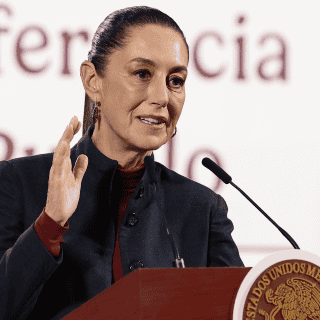 Sheinbaum reconoce, hay inversiones "que están esperando" ante aranceles de Trump