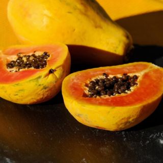 Estas son las formas en las que puedes aprovechar la cáscara de la papaya