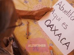 El factor de riesgo conocido más importante es el aumento de la edad, y la mayoría de las personas con Alzheimer son mayores de 65 años. EFE / ARCHIVO