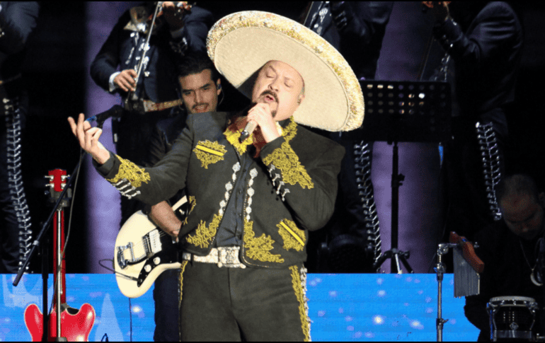 El cantante de regional mexicano, Pepe Aguilar, durante una presentación en vivo. EL INFORMADOR / ARCHIVO