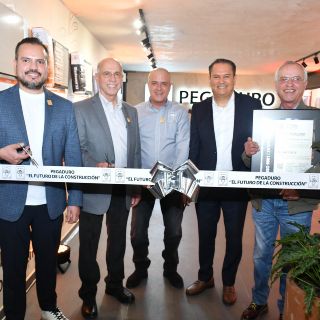 Pegaduro recibe certificado ISO y presenta nuevo showroom