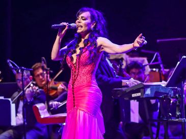 La cantante publico un par de fotos junto a Paquita la del Barrio y Tongolele, quienes fallecieron recientemente. SUN/ARCHIVO