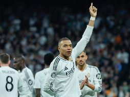 Gracias a tres anotaciones de Kylian Mbappé (4', 33' y 61'), el actual campeón le propinó el último golpe a los Citizens de Josep Guardiola. EFE/ Juanjo Martin.