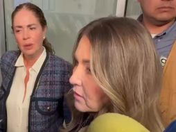 Visiblemente nerviosa, Villarreal se detuvo unos cuantos minutos para agradecer el apoyo que ha recibido . SUN / M. PERALES