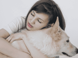 La compañía de un animal influye positivamente en la motivación y el desarrollo de habilidades sociales, especialmente en niños y adolescentes. UNSPLASH/ S. Sashina