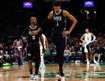 Victor Wembanyama, que mide 2.21 metros, fue el Novato del Año de la NBA la temporada pasada y es el favorito para ser el jugador defensivo del año esta temporada. AFP / ARCHIVO