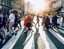 Este jueves, el Departamento de Trabajo informó que el número de estadounidenses que solicitaron beneficios por desempleo aumentó en 5 mil. UNSPLASH/ 
J. Dylag