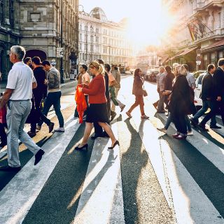 Más estadounidenses solicitan beneficios por desempleo