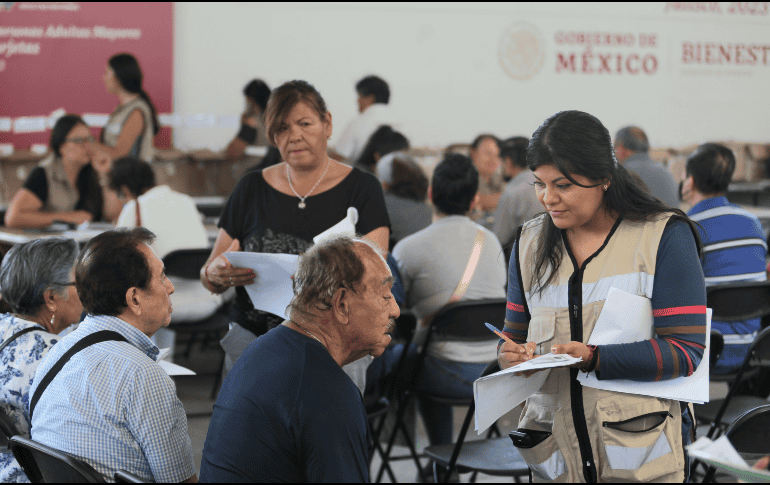 El registro está disponible para nuevos beneficiarios de la Pensión Mujeres Bienestar, la pensión para adultos mayores y la pensión para personas con discapacidad. EL INFORMADOR / ARCHIVO